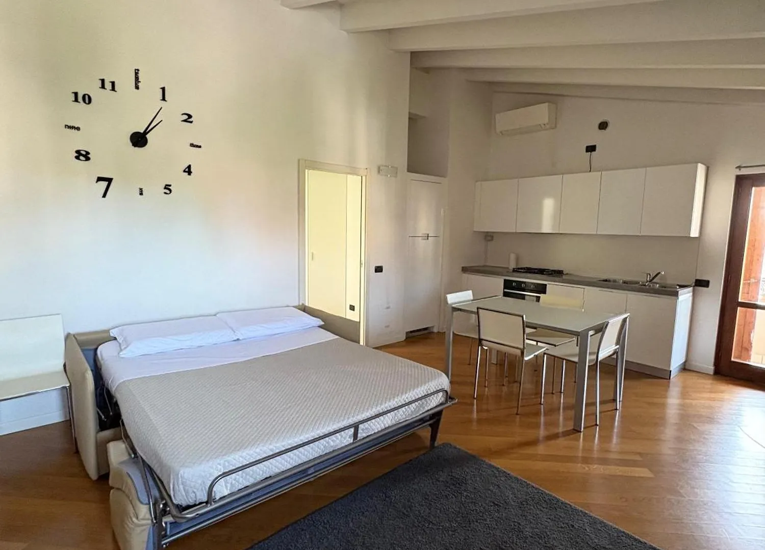 Golden Beach Apartment Ντεζεντσάνο ντελ Γκάρντα