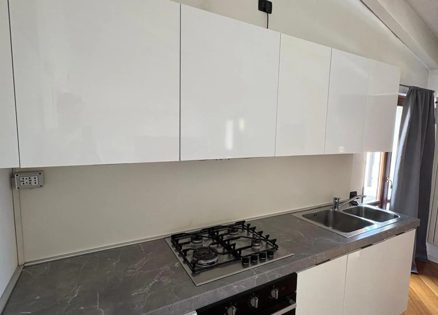 Golden Beach Apartment Ντεζεντσάνο ντελ Γκάρντα